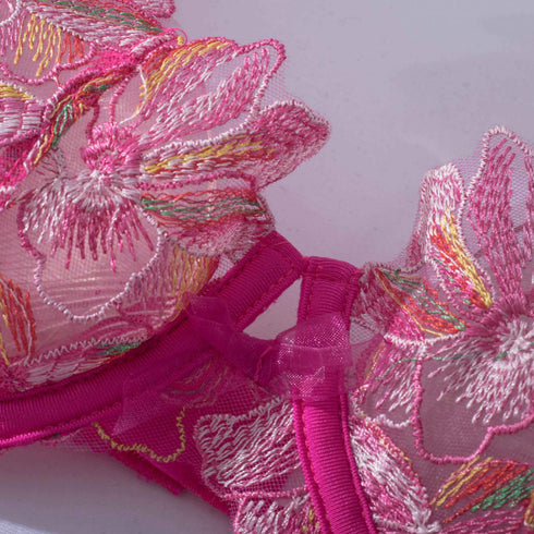 Chic Lace Sensual Lingerie - SilkSeduce